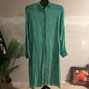 Silk long sleeve buttoned up tunic